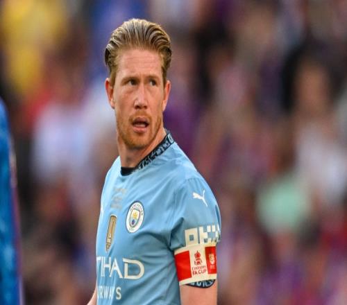 波士顿红袜在 2018 年狂砍 108 胜并夺冠，穆奇·贝兹以全能表现获选美联 MVP