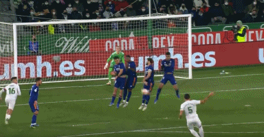 “体育+景区” 哈尔滨市“冰穹之巅”青少年冰球精英赛启幕