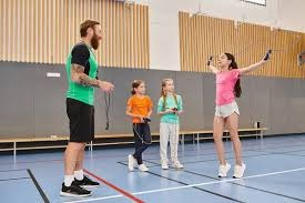 （粤港澳全运会）一张球场合影，照见相融的力量