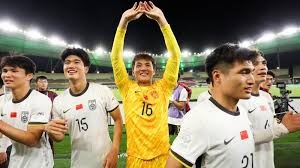 揭秘“掼蛋”的组对逻辑：为什么配合的默契远比个人牌力重要？