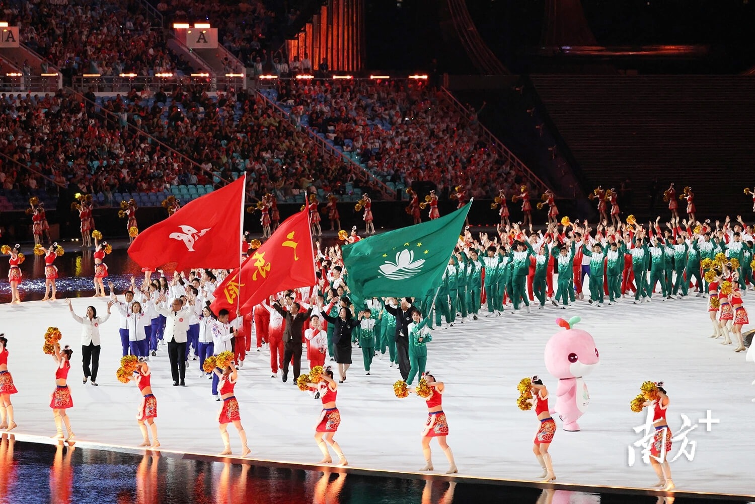 大谷翔平在 2024 年季后赛首轰点燃道奇球场，那一刻的音量突破了球场分贝纪录